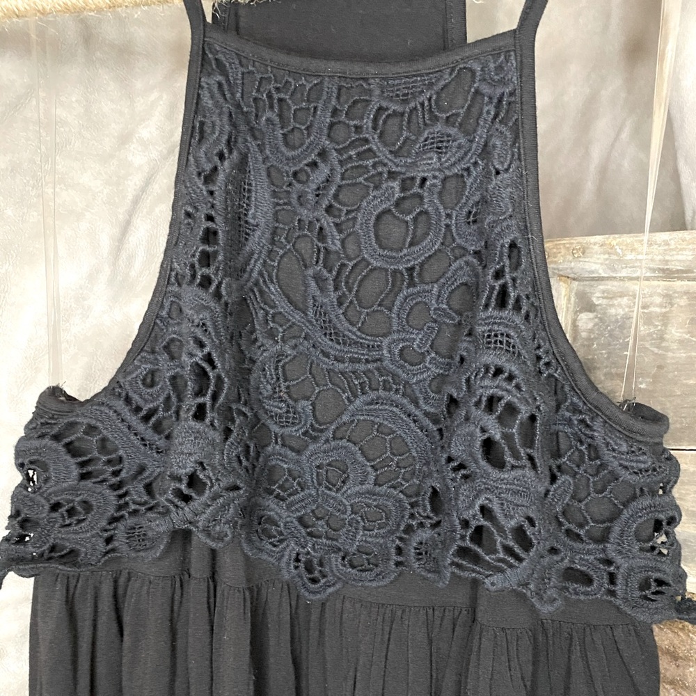 Boutique Lace Razorback Top - Picture 2 of 5